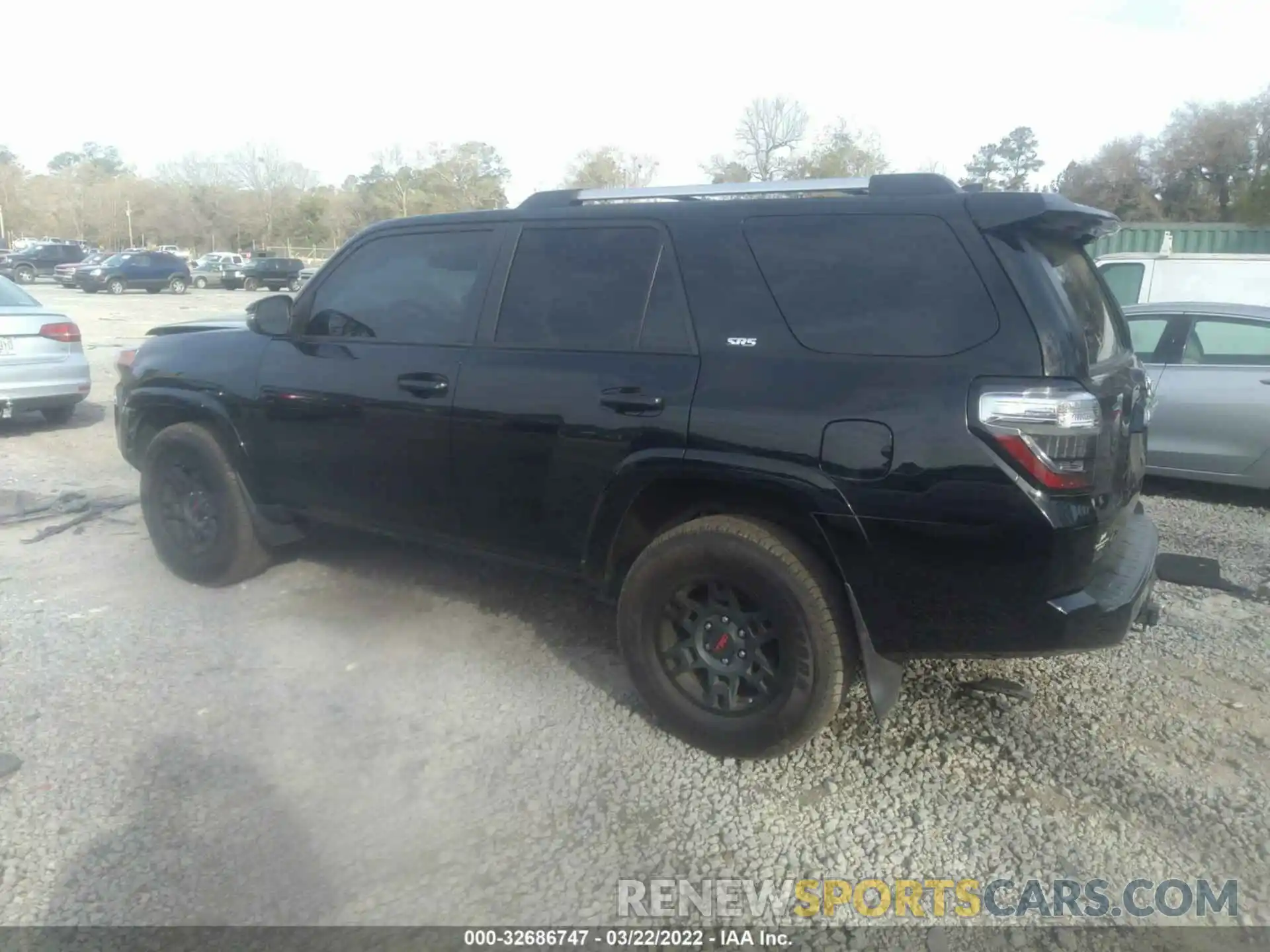 3 Photograph of a damaged car JTEZU5JR0L5217377 TOYOTA 4RUNNER 2020