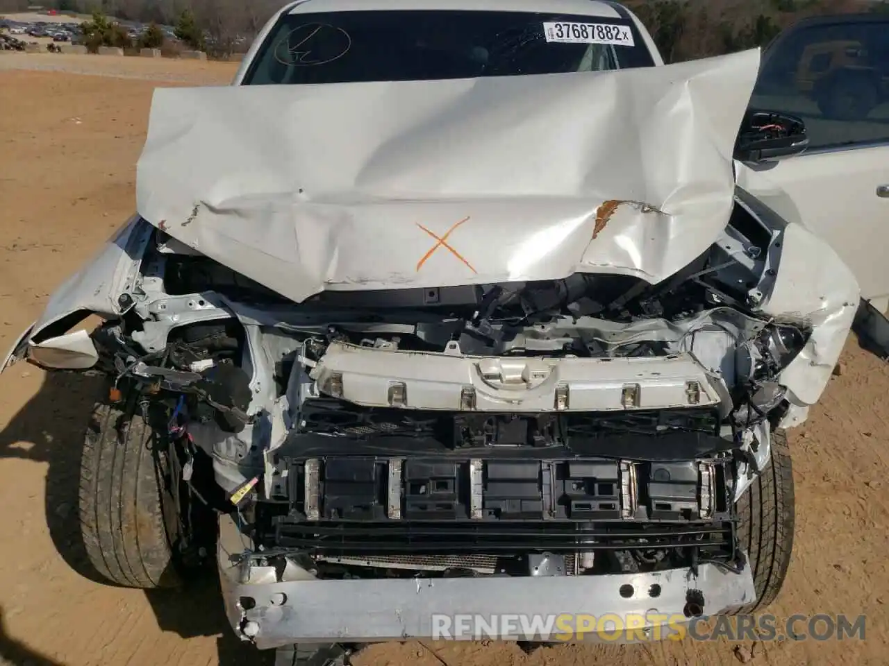 7 Photograph of a damaged car JTEZU5JR0L5217864 TOYOTA 4RUNNER 2020