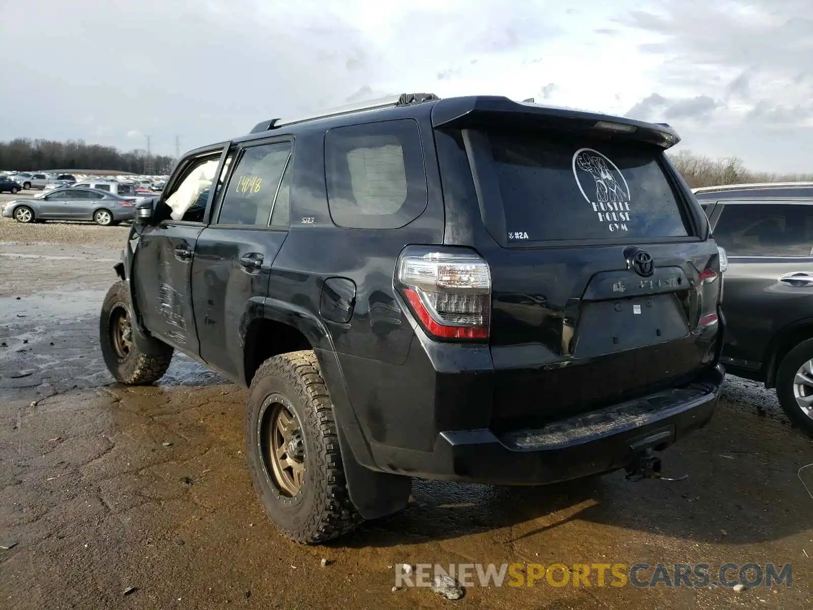 3 Photograph of a damaged car JTEZU5JR0L5219114 TOYOTA 4RUNNER 2020