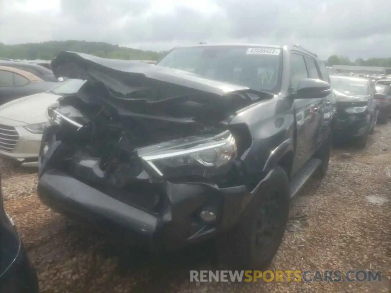 2 Photograph of a damaged car JTEZU5JR0L5220361 TOYOTA 4RUNNER 2020