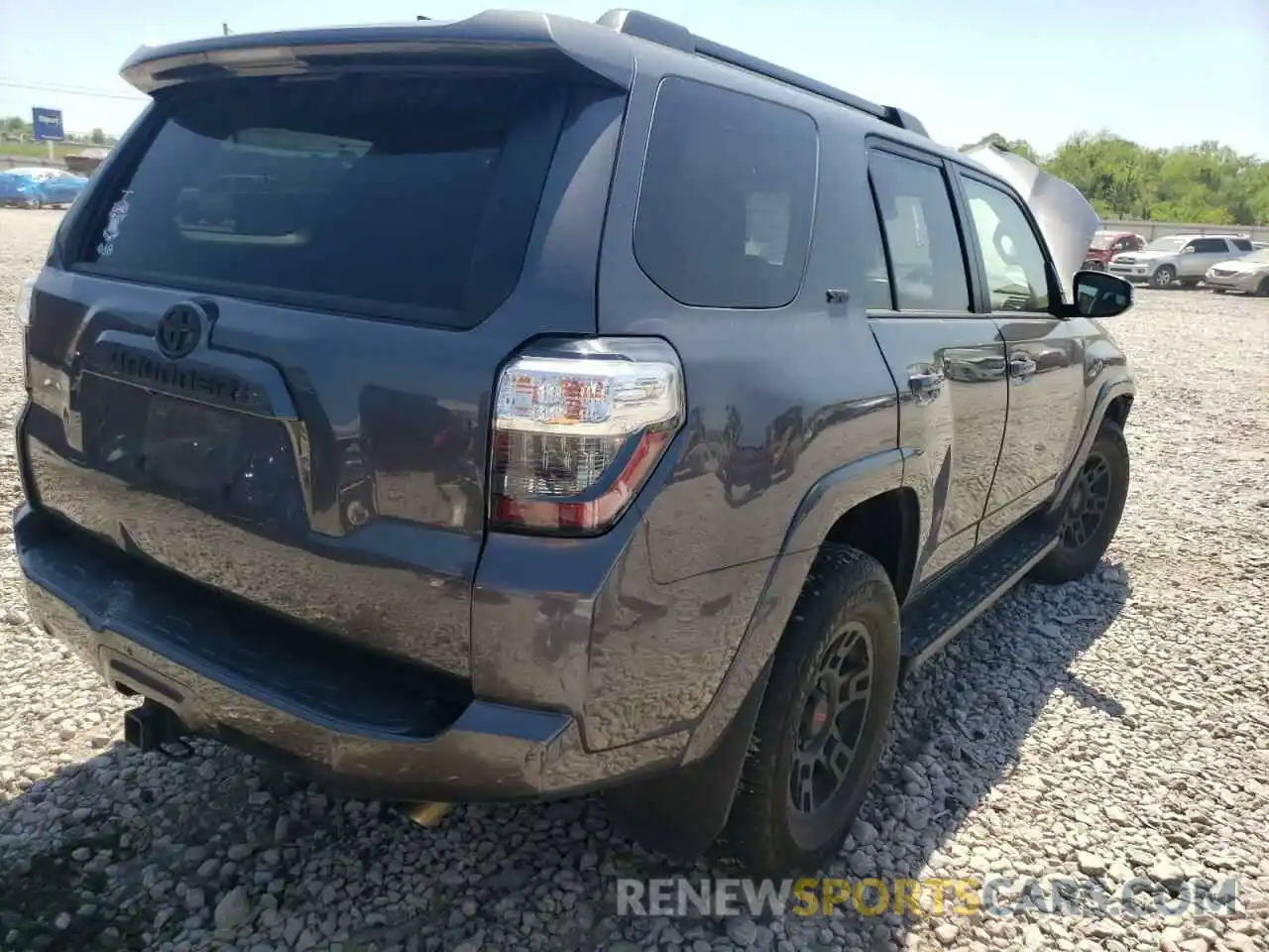 4 Photograph of a damaged car JTEZU5JR0L5220361 TOYOTA 4RUNNER 2020