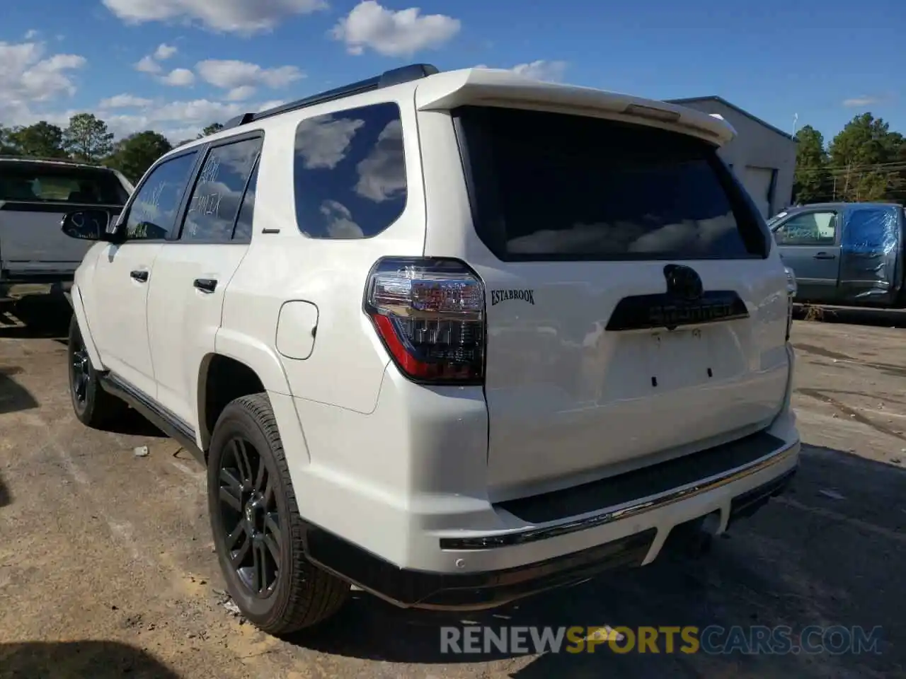 3 Photograph of a damaged car JTEZU5JR0L5221073 TOYOTA 4RUNNER 2020