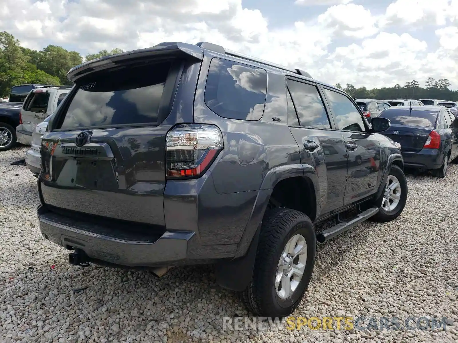 4 Photograph of a damaged car JTEZU5JR0L5221140 TOYOTA 4RUNNER 2020