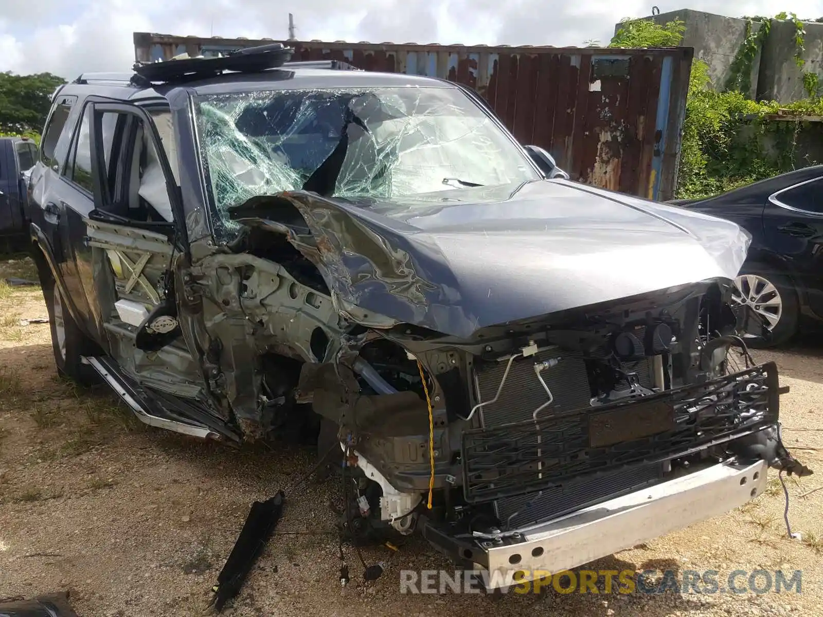 1 Photograph of a damaged car JTEZU5JR0L5221445 TOYOTA 4RUNNER 2020