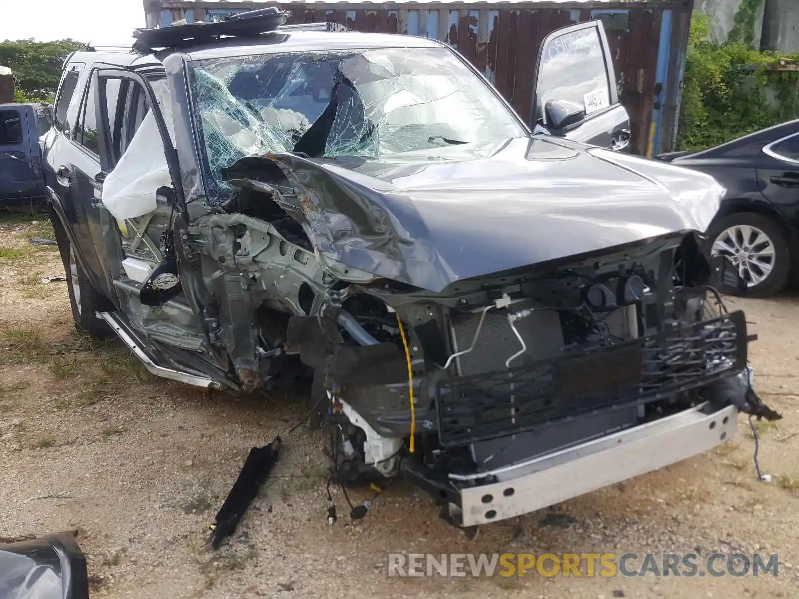 9 Photograph of a damaged car JTEZU5JR0L5221445 TOYOTA 4RUNNER 2020