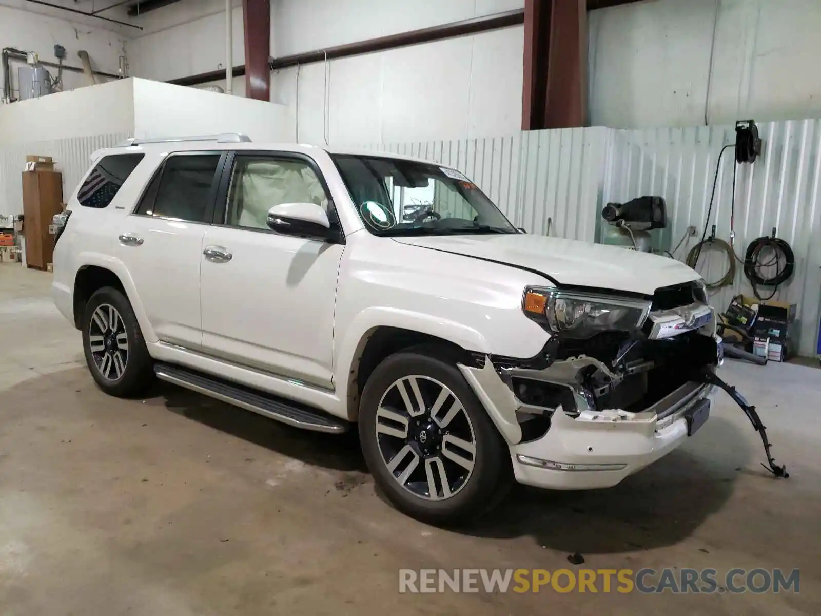 1 Photograph of a damaged car JTEZU5JR0L5223017 TOYOTA 4RUNNER 2020