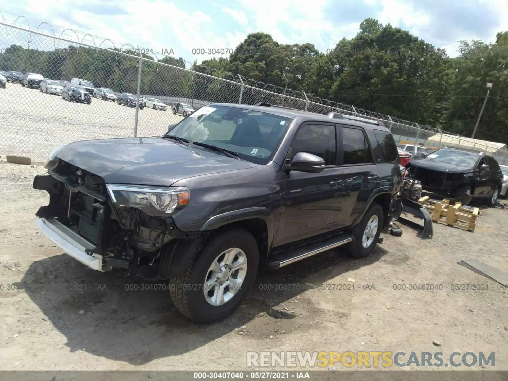 2 Photograph of a damaged car JTEZU5JR1L5215119 TOYOTA 4RUNNER 2020