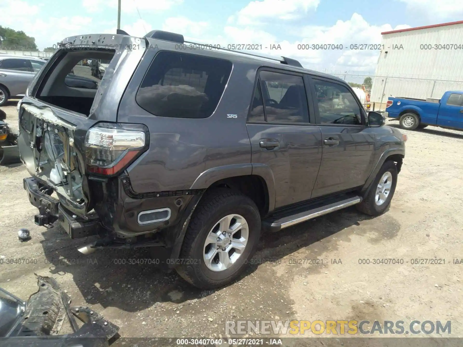 4 Photograph of a damaged car JTEZU5JR1L5215119 TOYOTA 4RUNNER 2020