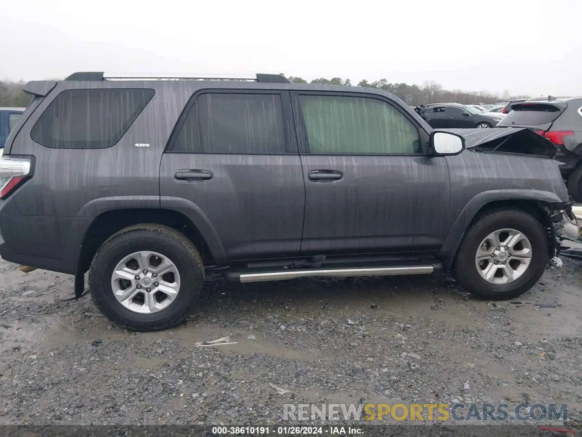 13 Photograph of a damaged car JTEZU5JR1L5215881 TOYOTA 4RUNNER 2020