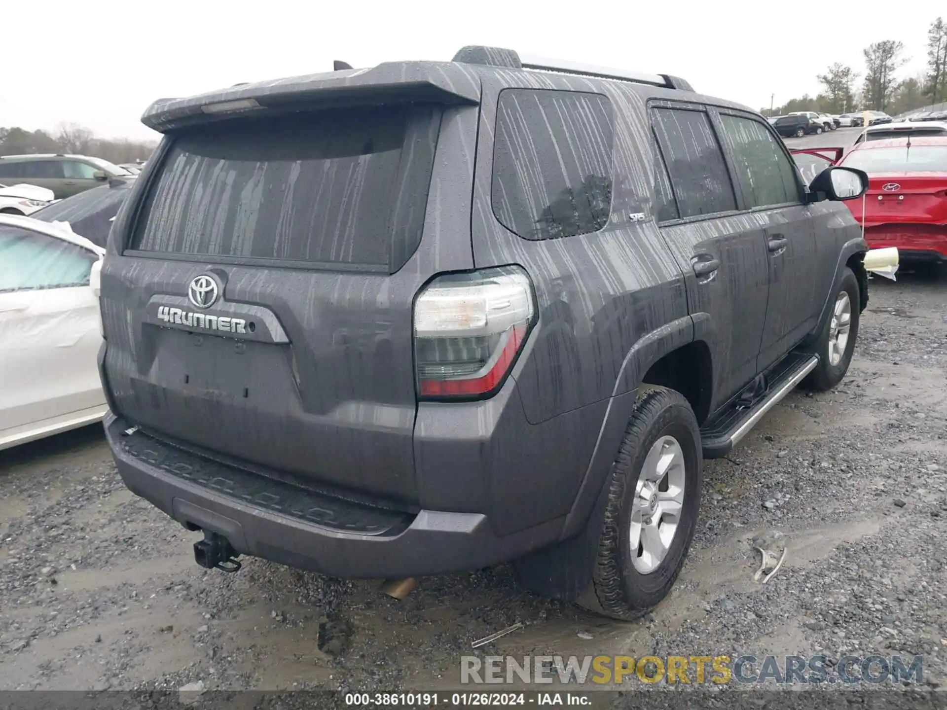 4 Photograph of a damaged car JTEZU5JR1L5215881 TOYOTA 4RUNNER 2020