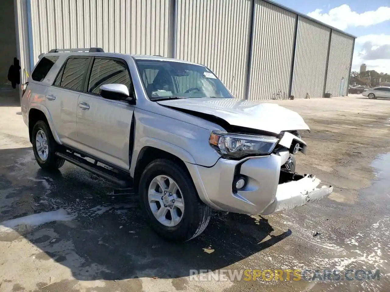 1 Photograph of a damaged car JTEZU5JR1L5218232 TOYOTA 4RUNNER 2020