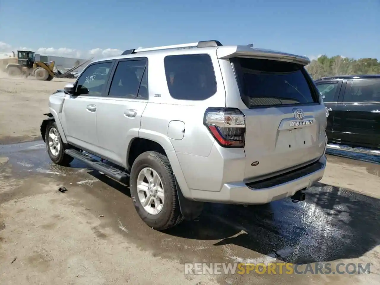 3 Photograph of a damaged car JTEZU5JR1L5218232 TOYOTA 4RUNNER 2020