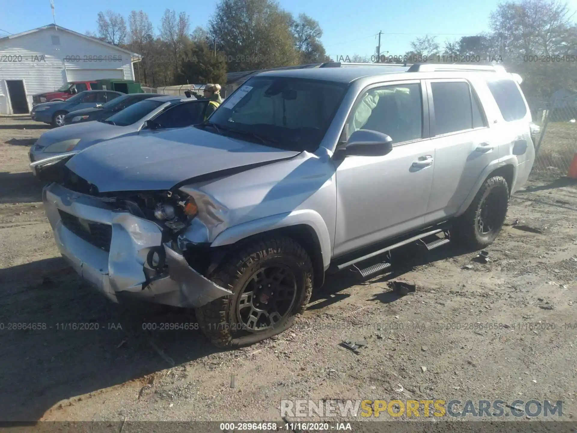 2 Photograph of a damaged car JTEZU5JR1L5219008 TOYOTA 4RUNNER 2020