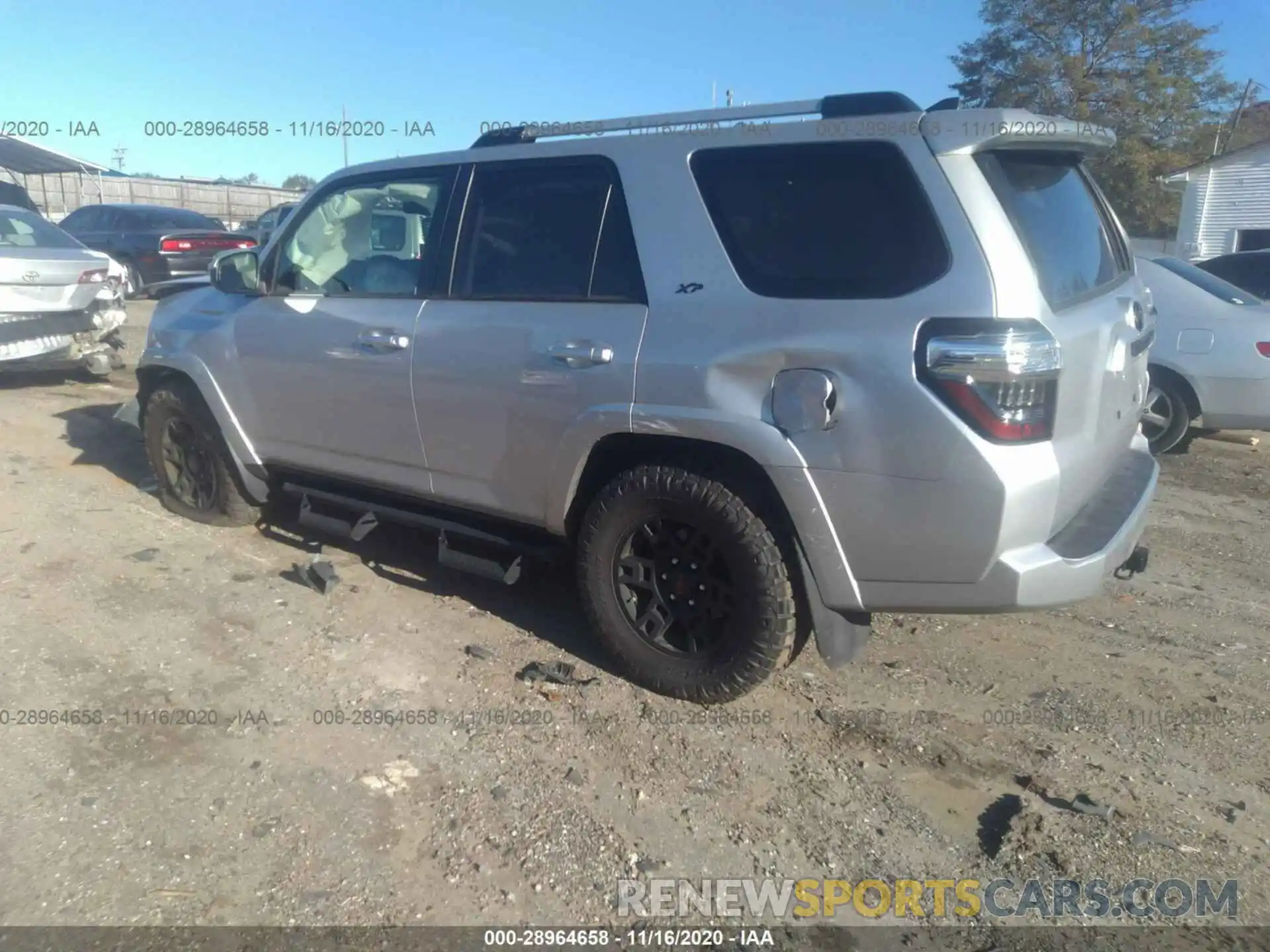 3 Photograph of a damaged car JTEZU5JR1L5219008 TOYOTA 4RUNNER 2020