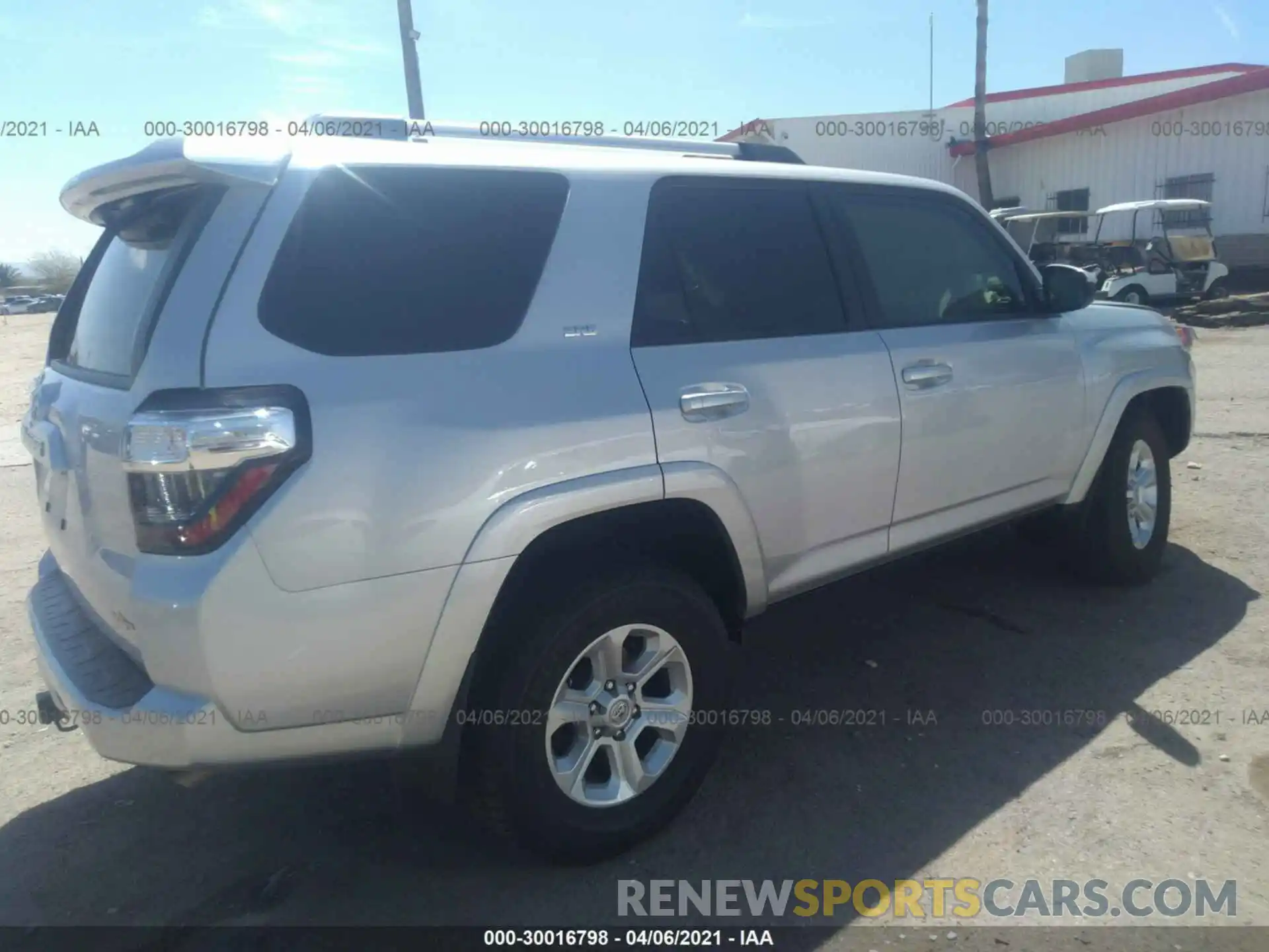 4 Photograph of a damaged car JTEZU5JR1L5220515 TOYOTA 4RUNNER 2020