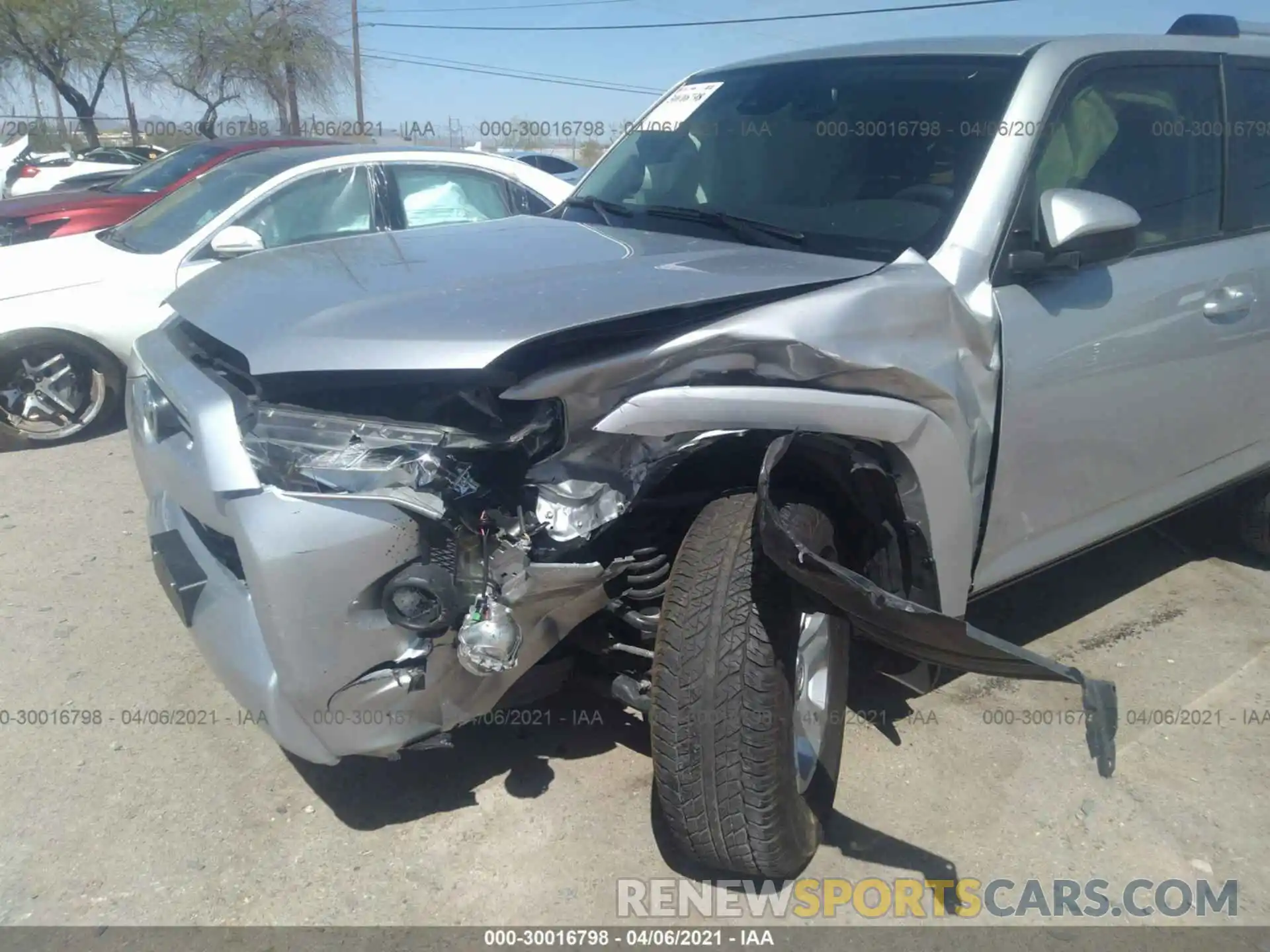 6 Photograph of a damaged car JTEZU5JR1L5220515 TOYOTA 4RUNNER 2020