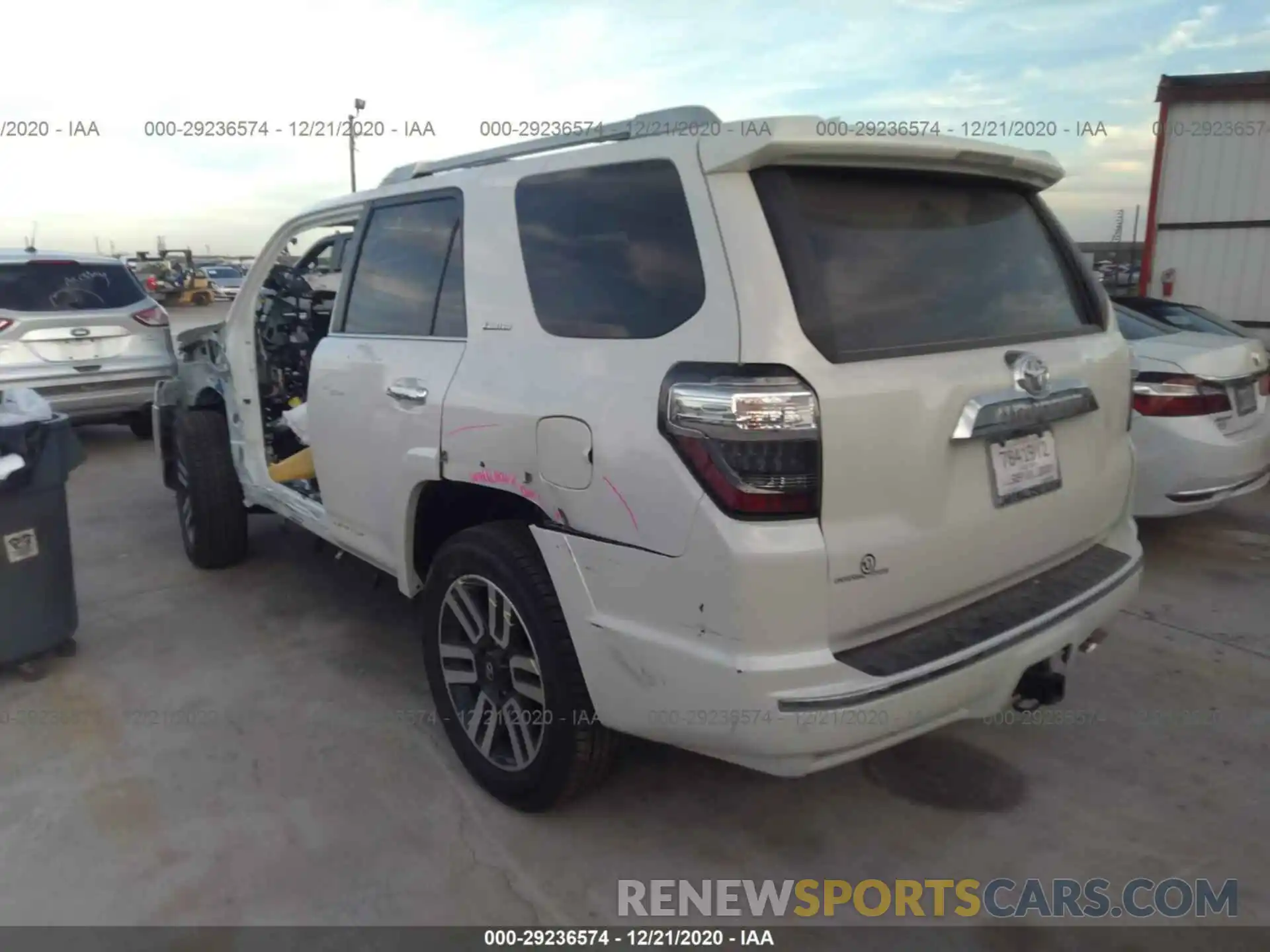 3 Photograph of a damaged car JTEZU5JR1L5222202 TOYOTA 4RUNNER 2020