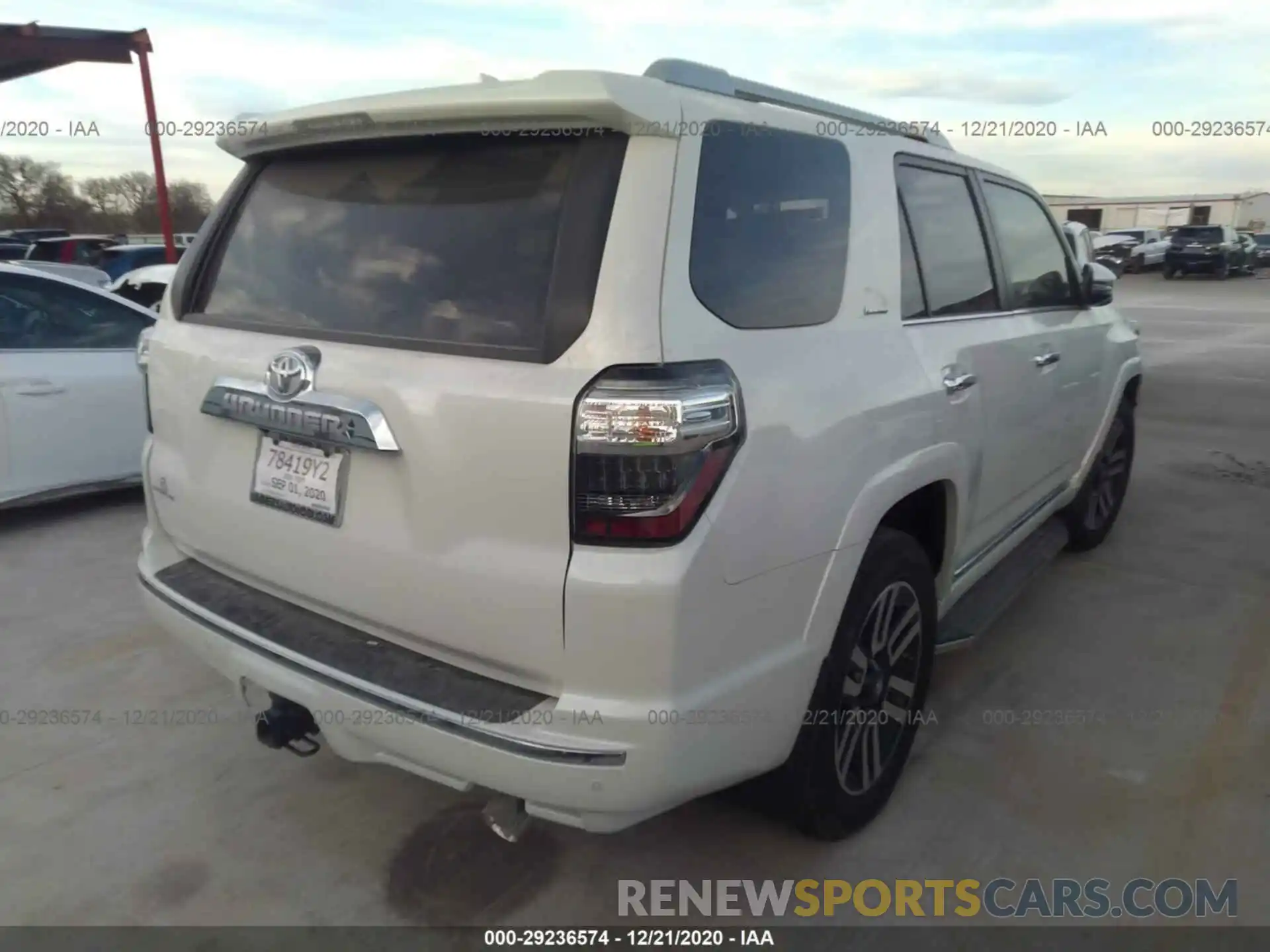 4 Photograph of a damaged car JTEZU5JR1L5222202 TOYOTA 4RUNNER 2020