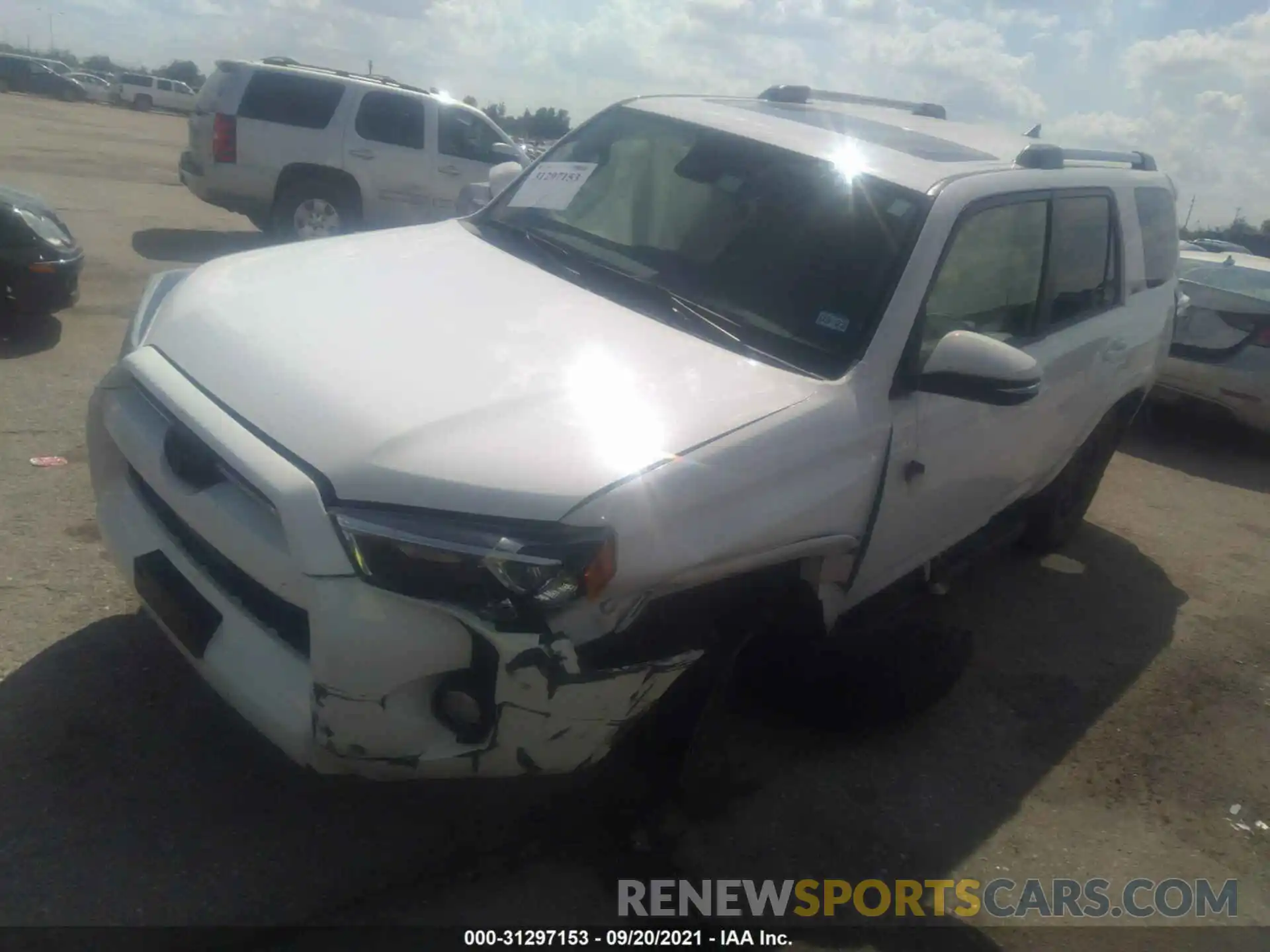 2 Photograph of a damaged car JTEZU5JR1L5223141 TOYOTA 4RUNNER 2020