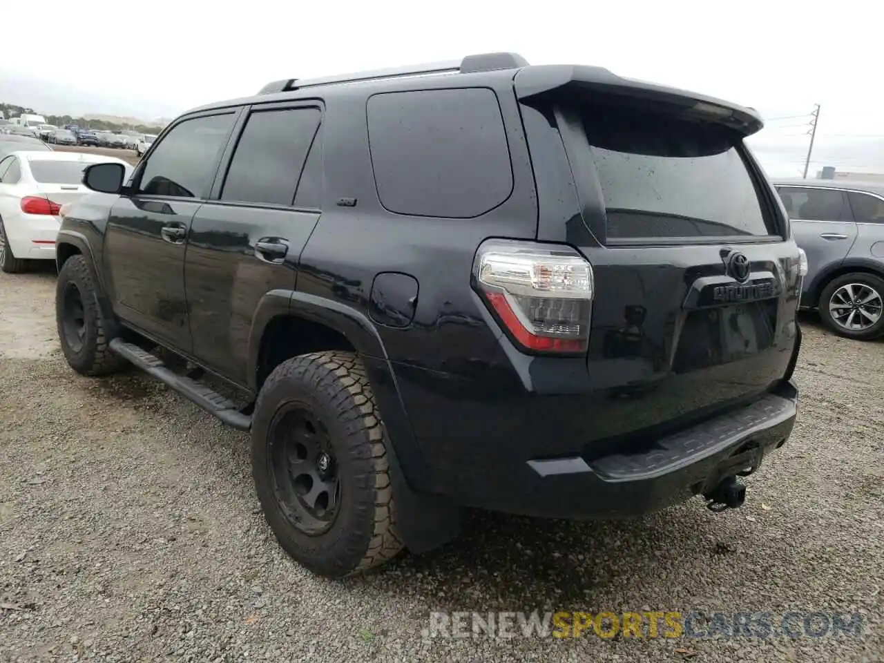 3 Photograph of a damaged car JTEZU5JR1L5226444 TOYOTA 4RUNNER 2020