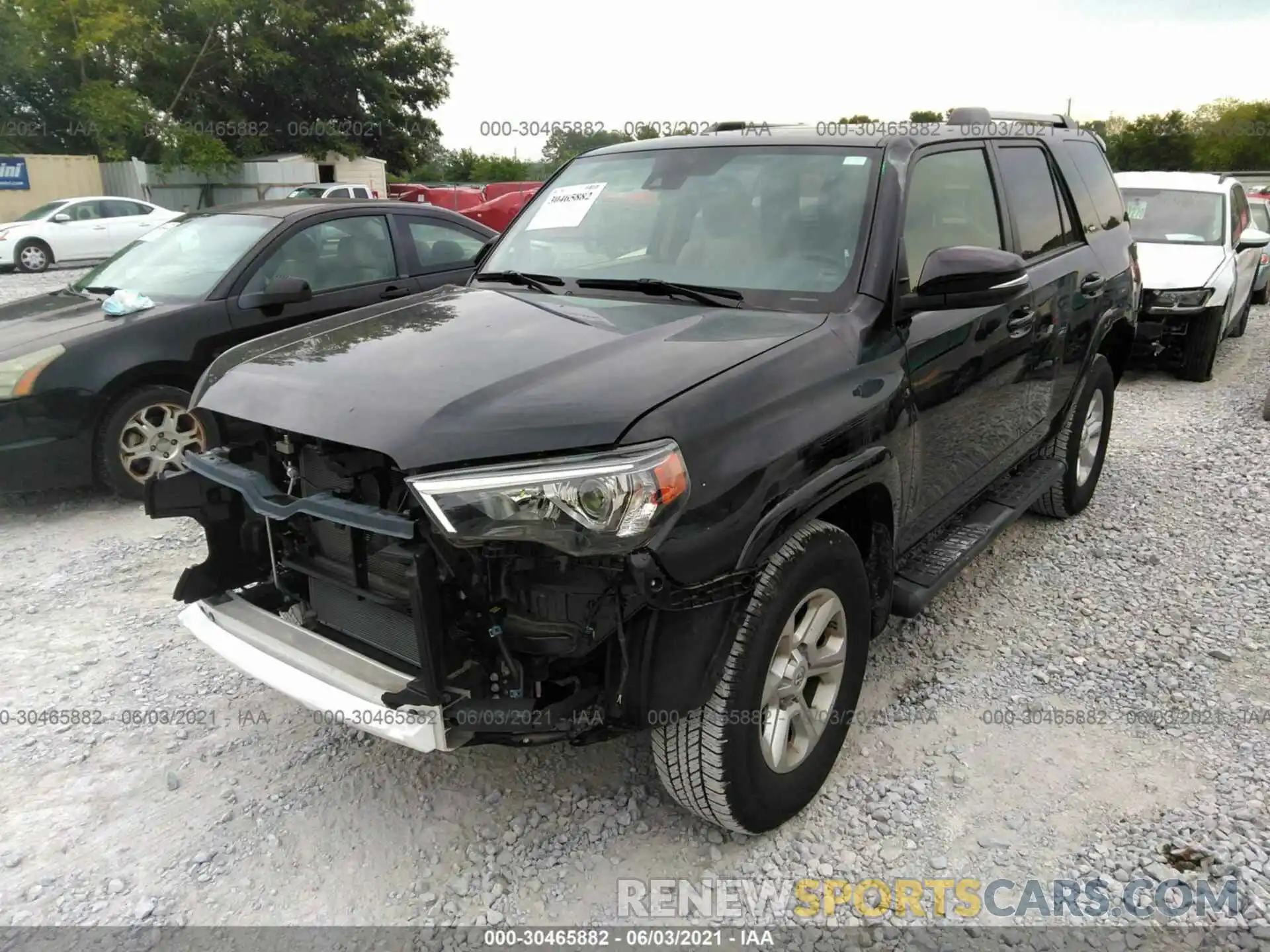 2 Photograph of a damaged car JTEZU5JR2L5216330 TOYOTA 4RUNNER 2020