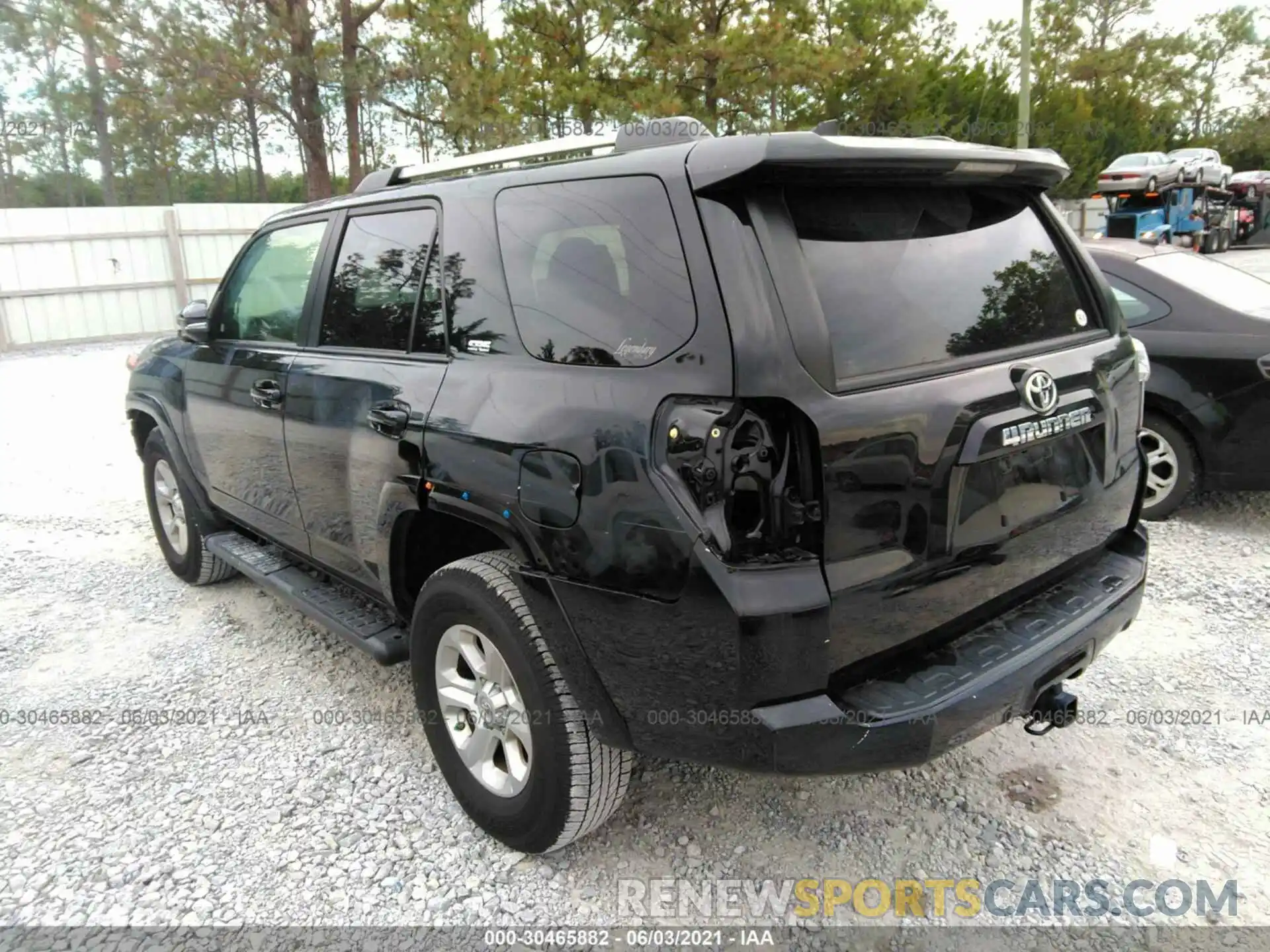 3 Photograph of a damaged car JTEZU5JR2L5216330 TOYOTA 4RUNNER 2020