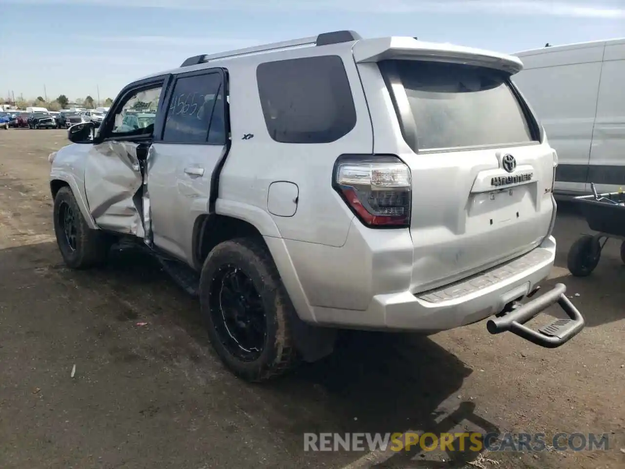 3 Photograph of a damaged car JTEZU5JR2L5218160 TOYOTA 4RUNNER 2020