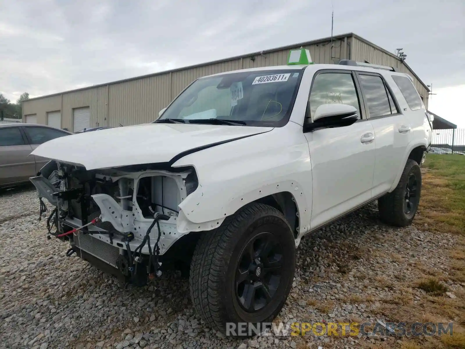 2 Photograph of a damaged car JTEZU5JR2L5219017 TOYOTA 4RUNNER 2020