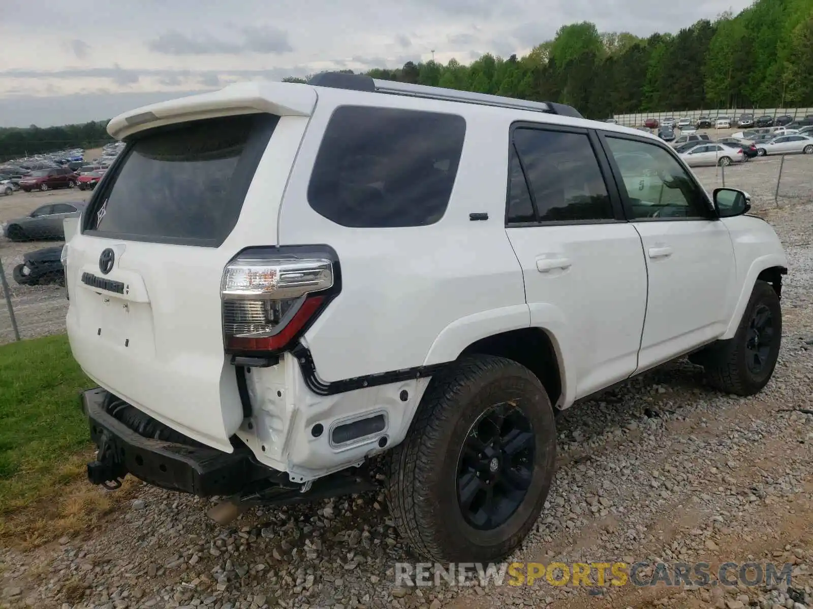 4 Photograph of a damaged car JTEZU5JR2L5219017 TOYOTA 4RUNNER 2020