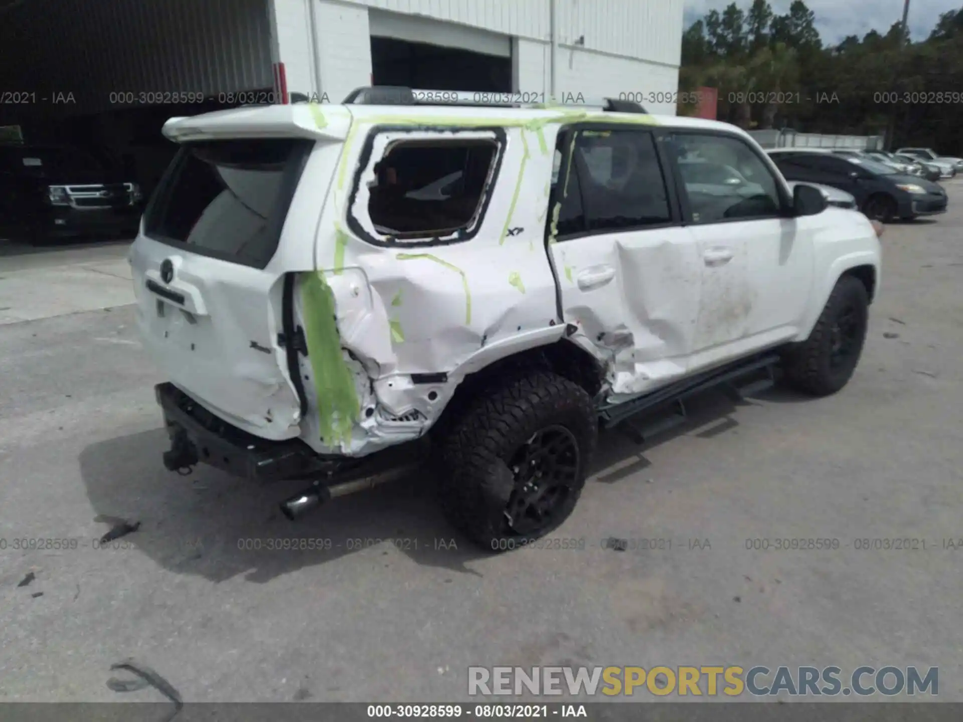 4 Photograph of a damaged car JTEZU5JR2L5219387 TOYOTA 4RUNNER 2020