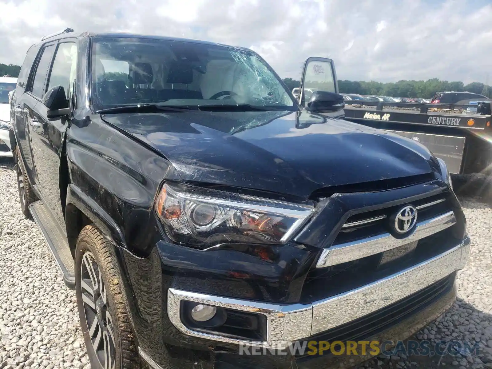 9 Photograph of a damaged car JTEZU5JR2L5221074 TOYOTA 4RUNNER 2020