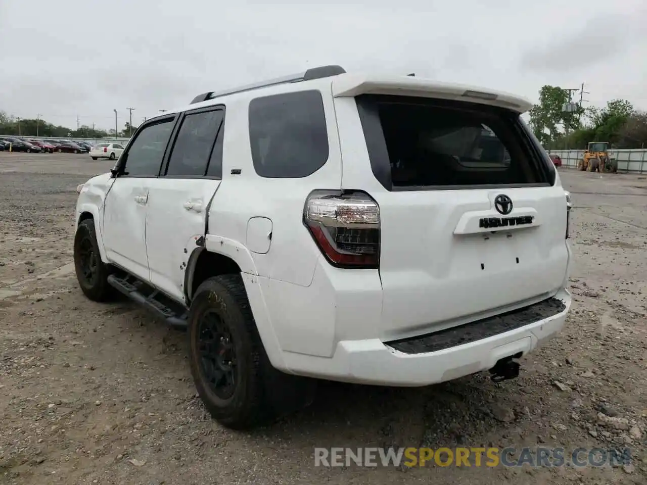 3 Photograph of a damaged car JTEZU5JR2L5223830 TOYOTA 4RUNNER 2020