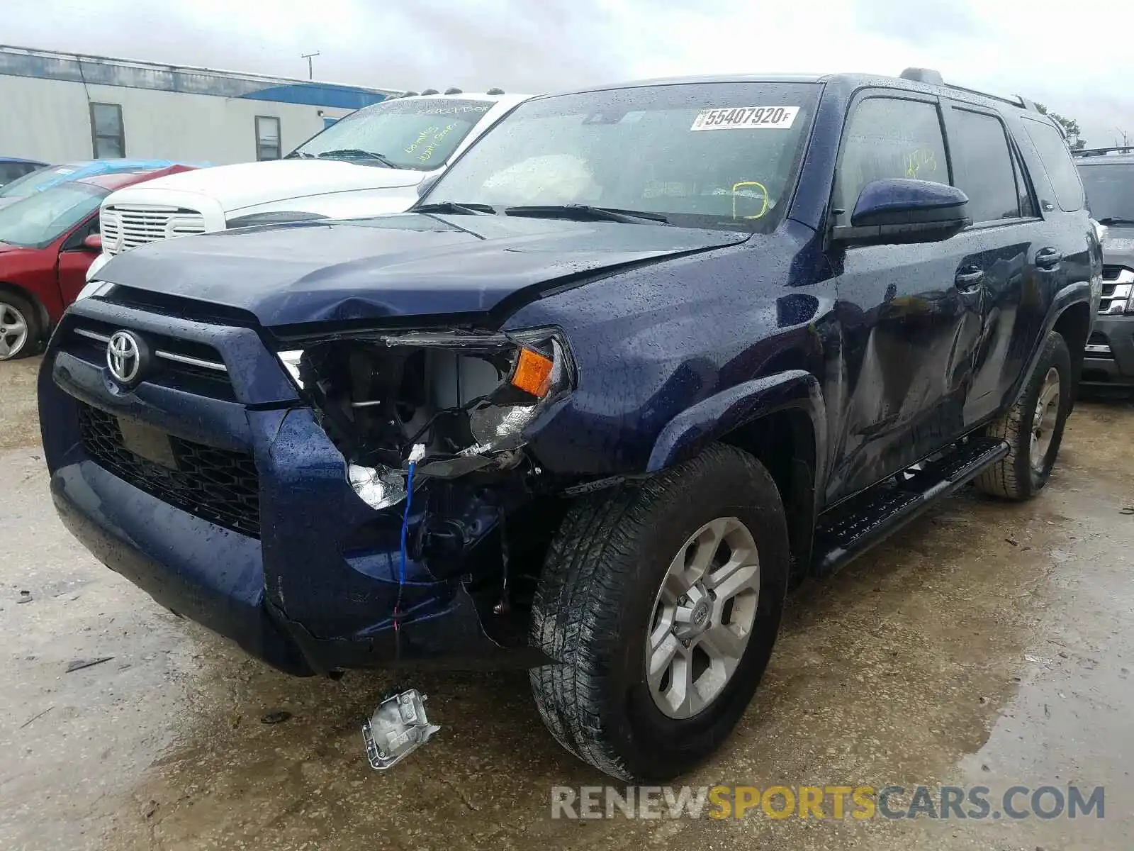 2 Photograph of a damaged car JTEZU5JR3L5214313 TOYOTA 4RUNNER 2020