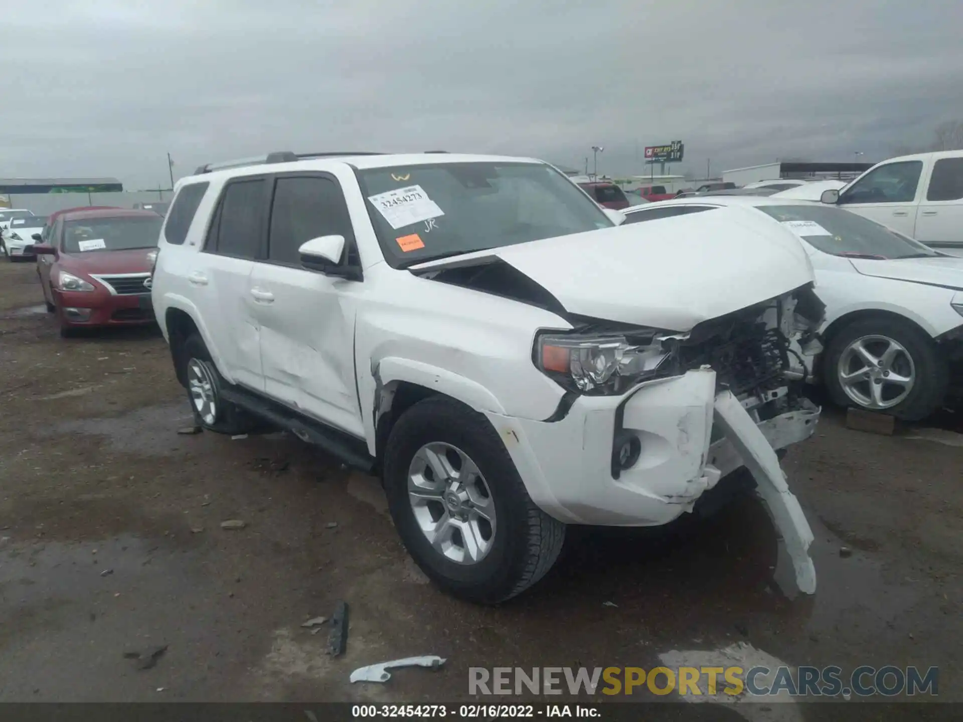 1 Photograph of a damaged car JTEZU5JR3L5219365 TOYOTA 4RUNNER 2020