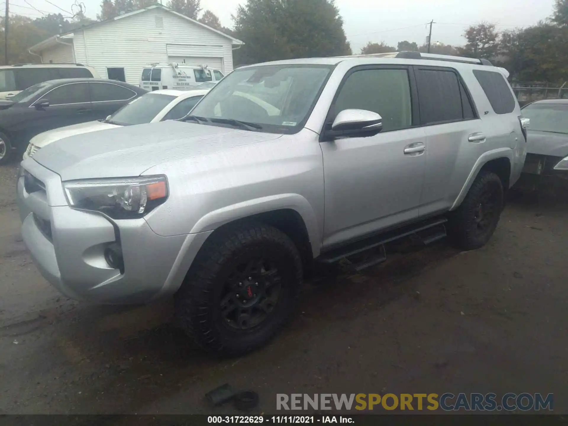 2 Photograph of a damaged car JTEZU5JR3L5220872 TOYOTA 4RUNNER 2020