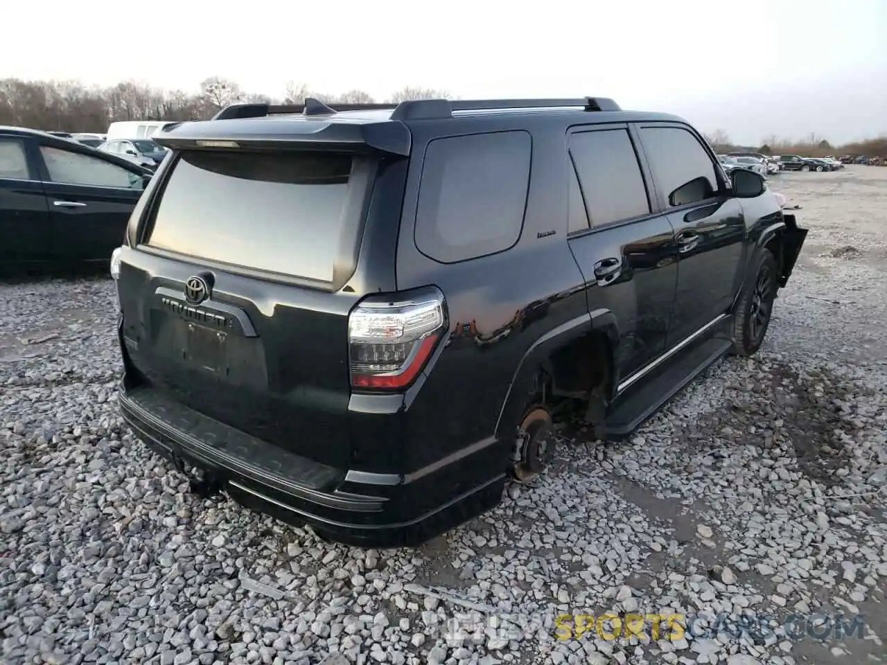 4 Photograph of a damaged car JTEZU5JR3L5221553 TOYOTA 4RUNNER 2020