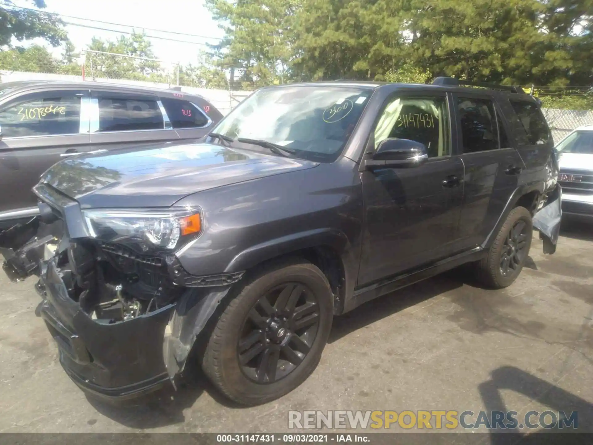 2 Photograph of a damaged car JTEZU5JR3L5222704 TOYOTA 4RUNNER 2020