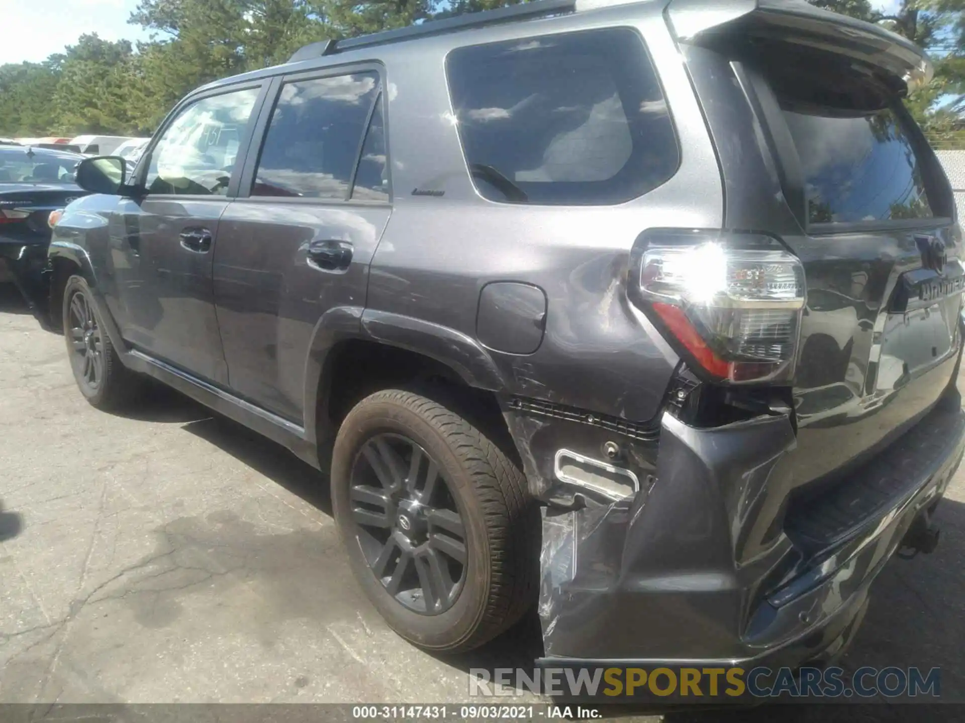 3 Photograph of a damaged car JTEZU5JR3L5222704 TOYOTA 4RUNNER 2020