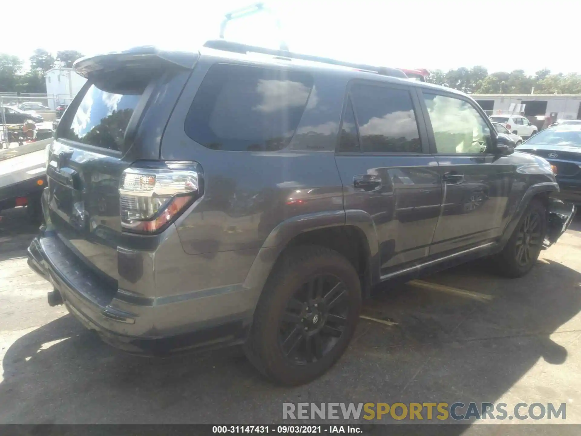 4 Photograph of a damaged car JTEZU5JR3L5222704 TOYOTA 4RUNNER 2020