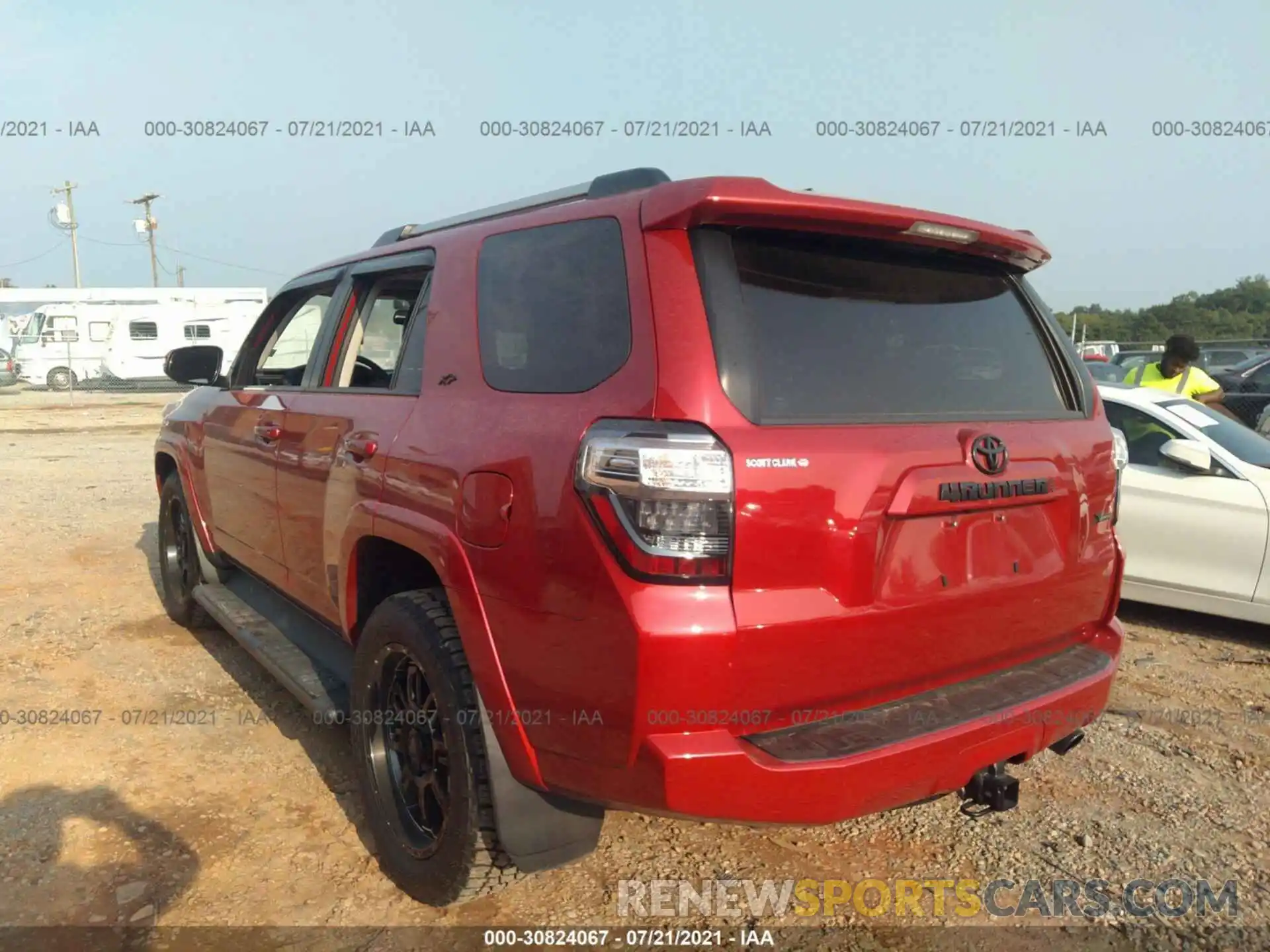 3 Photograph of a damaged car JTEZU5JR3L5223254 TOYOTA 4RUNNER 2020