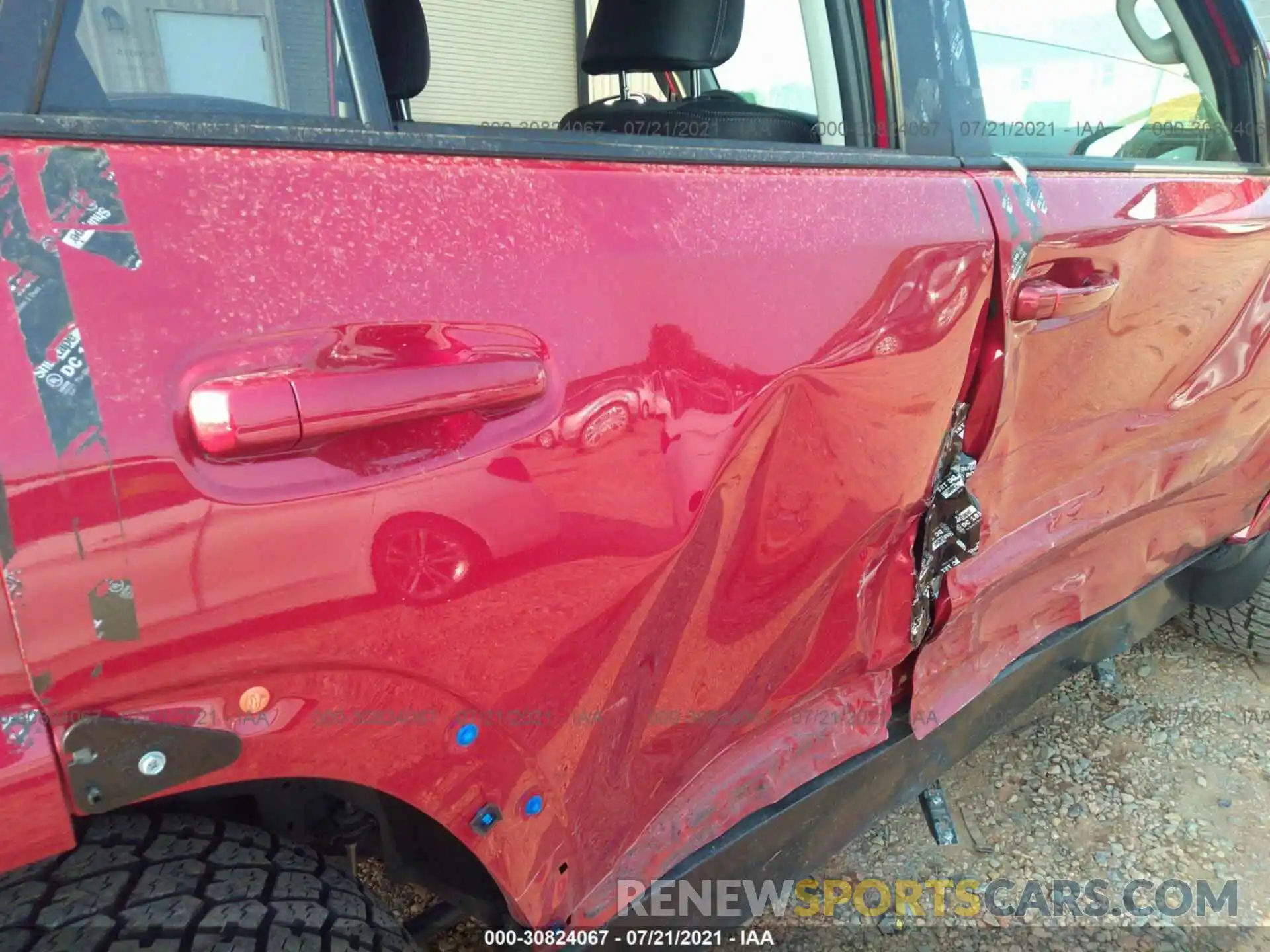 6 Photograph of a damaged car JTEZU5JR3L5223254 TOYOTA 4RUNNER 2020