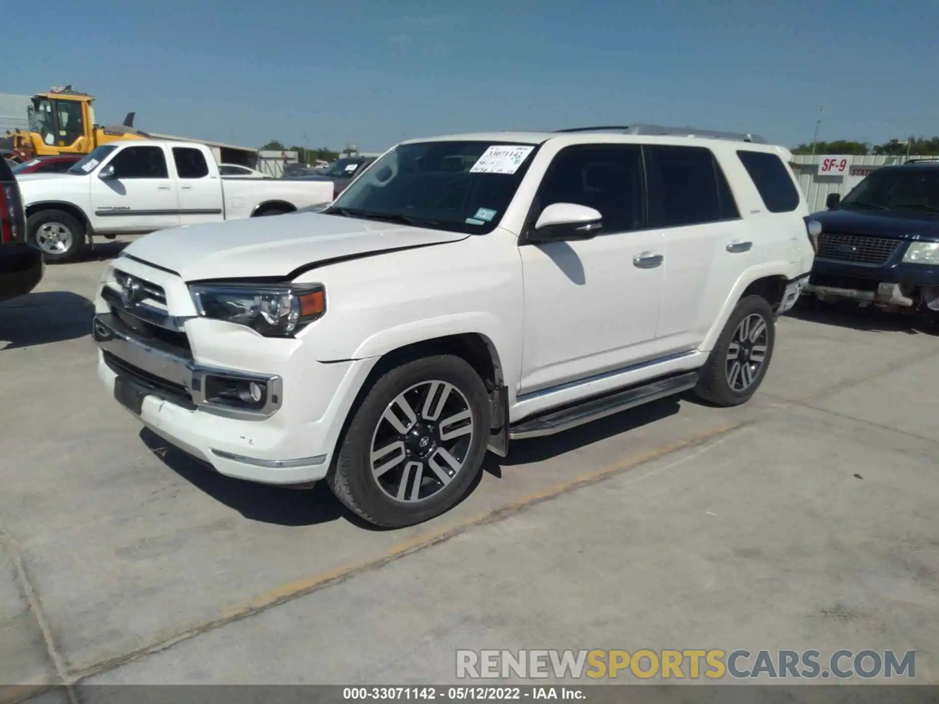 2 Photograph of a damaged car JTEZU5JR3L5223416 TOYOTA 4RUNNER 2020