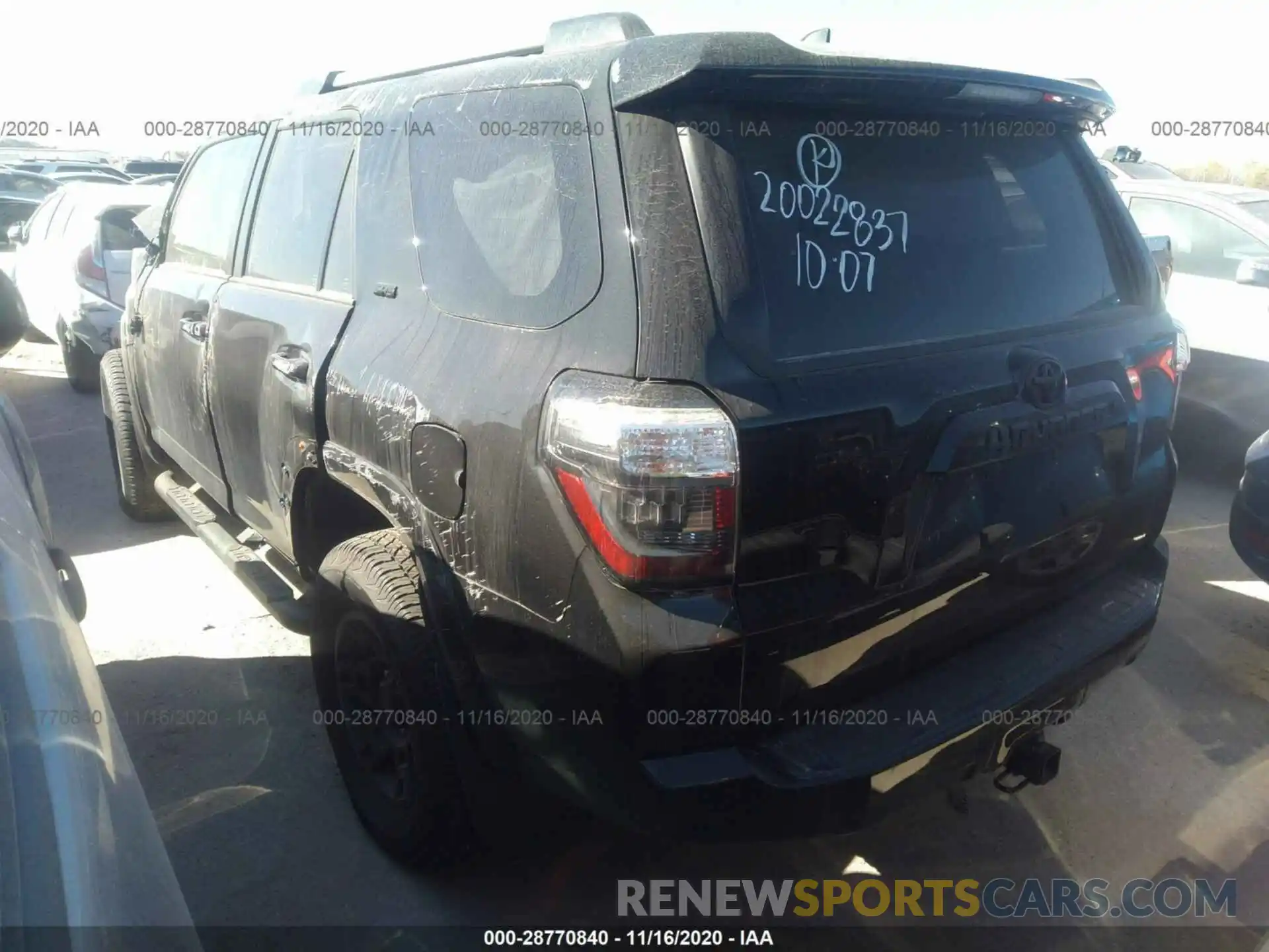 3 Photograph of a damaged car JTEZU5JR3L5227434 TOYOTA 4RUNNER 2020