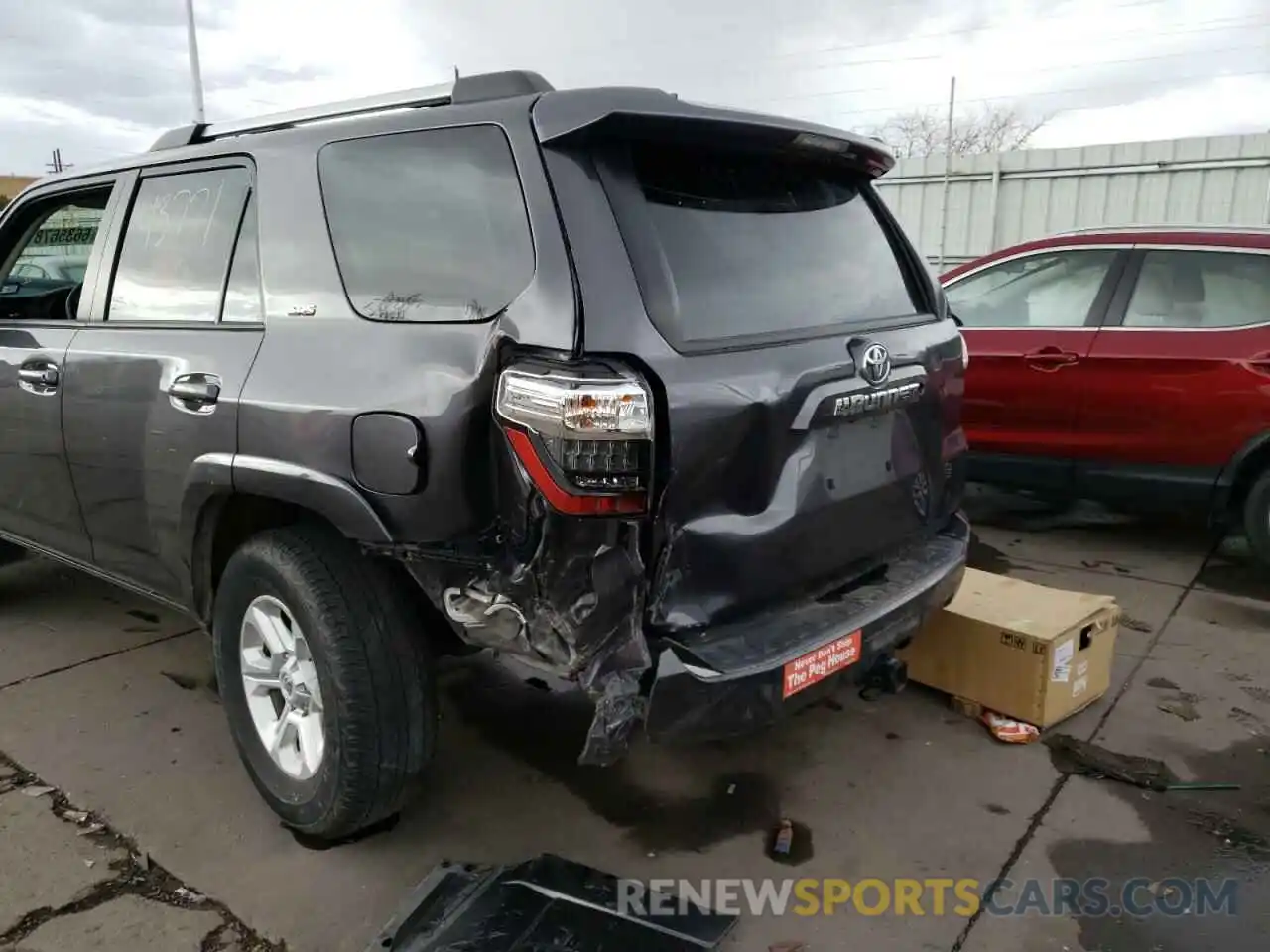 9 Photograph of a damaged car JTEZU5JR4L5214885 TOYOTA 4RUNNER 2020