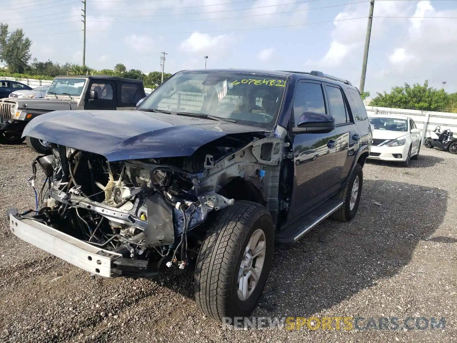 2 Photograph of a damaged car JTEZU5JR4L5217947 TOYOTA 4RUNNER 2020