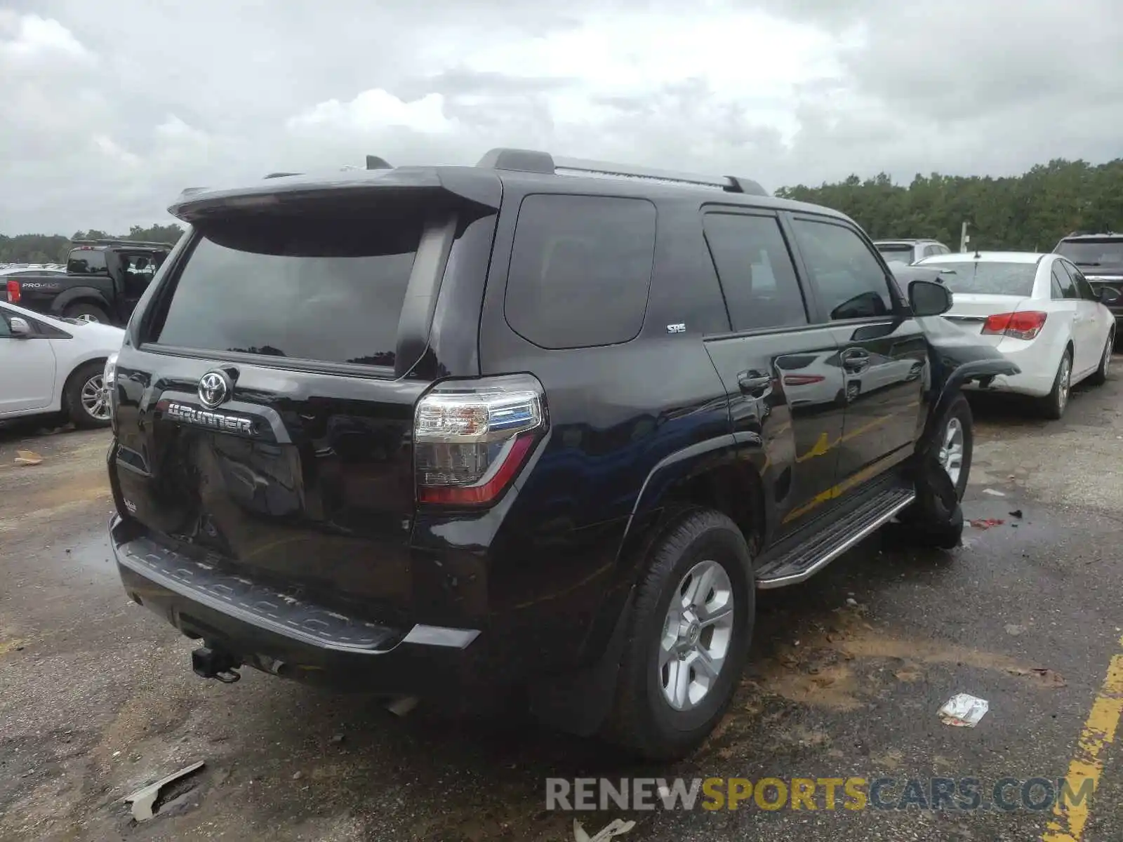 4 Photograph of a damaged car JTEZU5JR4L5219519 TOYOTA 4RUNNER 2020