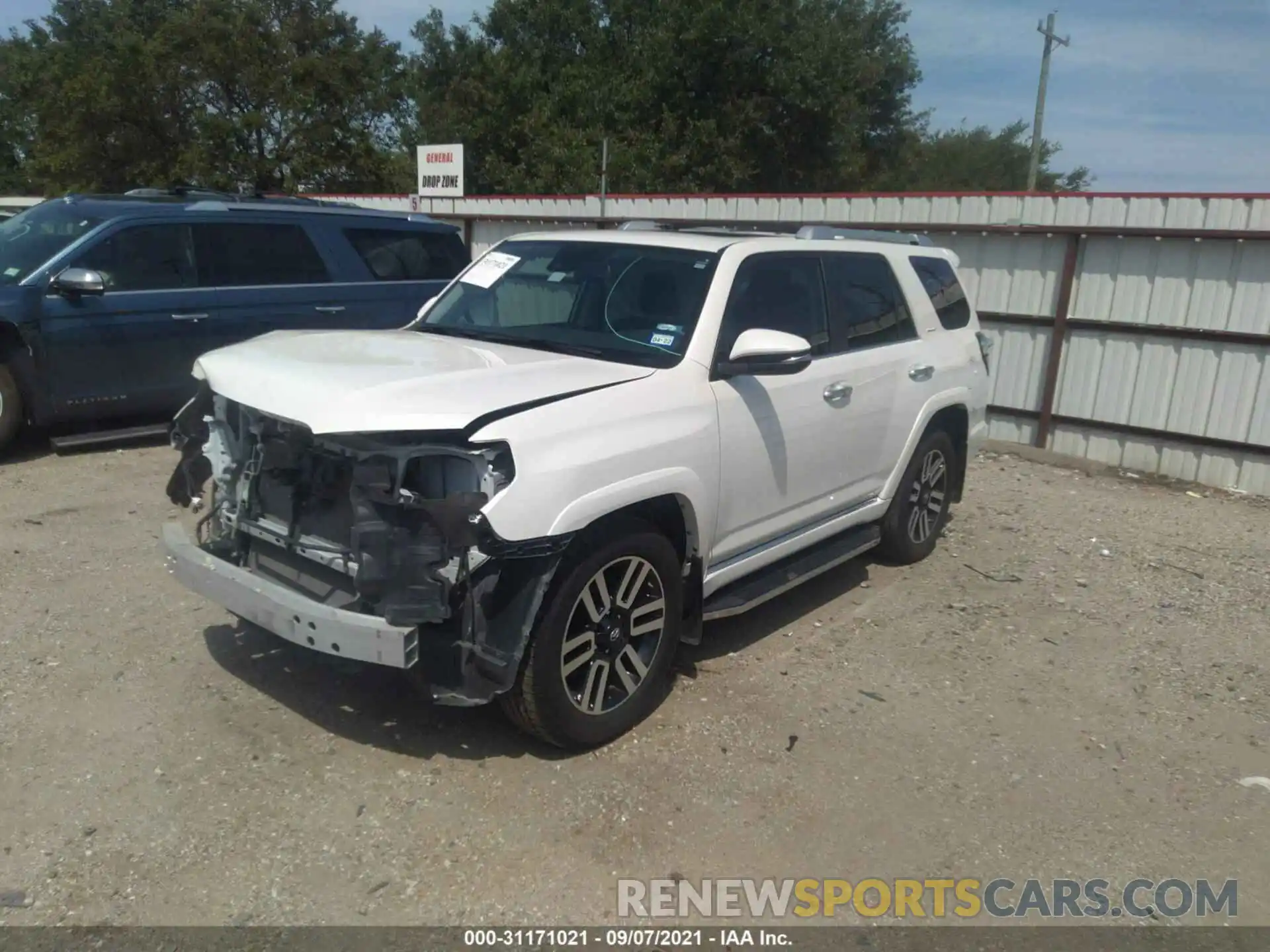 2 Photograph of a damaged car JTEZU5JR4L5222517 TOYOTA 4RUNNER 2020