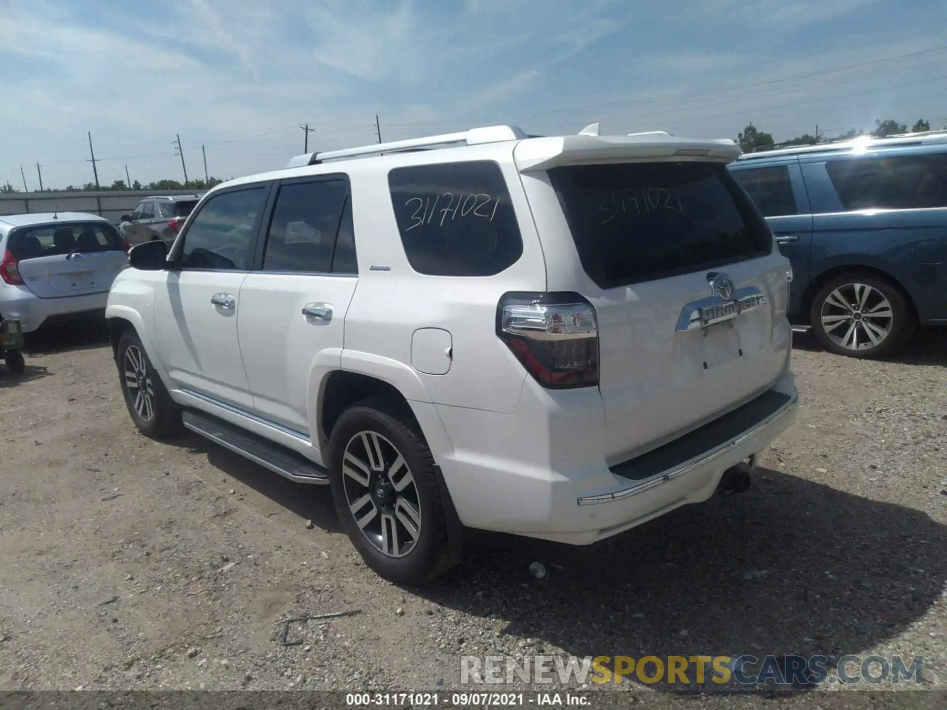 3 Photograph of a damaged car JTEZU5JR4L5222517 TOYOTA 4RUNNER 2020