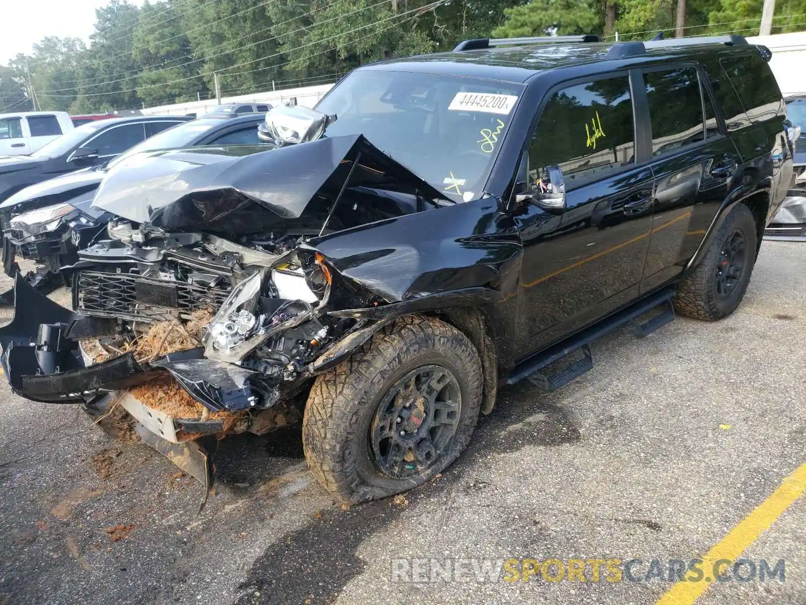 2 Photograph of a damaged car JTEZU5JR4L5223909 TOYOTA 4RUNNER 2020