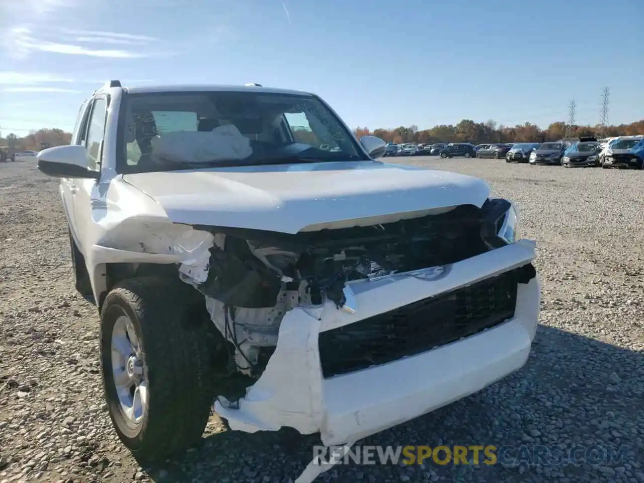 9 Photograph of a damaged car JTEZU5JR4L5224431 TOYOTA 4RUNNER 2020